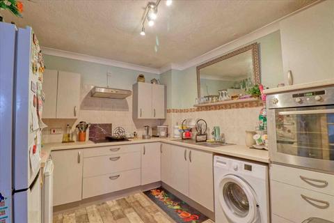 2 bedroom apartment for sale, Clacton On Sea, Clacton on Sea CO16