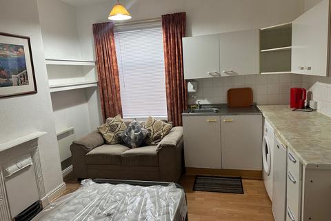 Studio to rent, Nuneaton, CV11