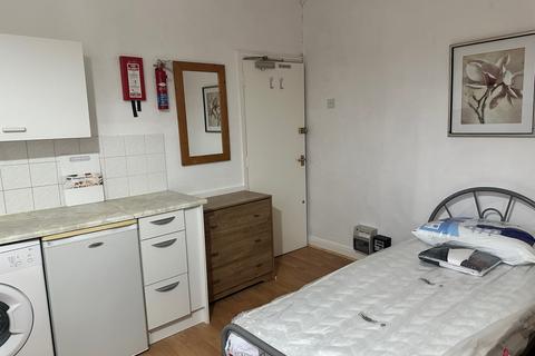 Studio to rent, Nuneaton, CV11