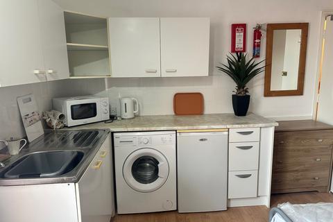 Studio to rent, Nuneaton, CV11