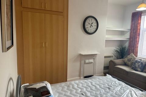 Studio to rent, Nuneaton, CV11
