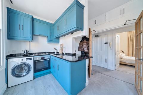 1 bedroom apartment for sale, St. Andrews Road, Surbiton