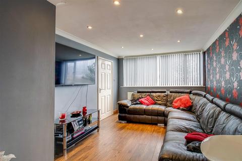 12 Valley Crescent, Wrenthorpe, Wakefield, WF2 0JA