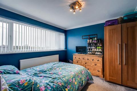 12 Valley Crescent, Wrenthorpe, Wakefield, WF2 0JA