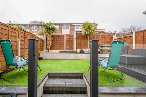 12 Valley Crescent, Wrenthorpe, Wakefield, WF2 0JA