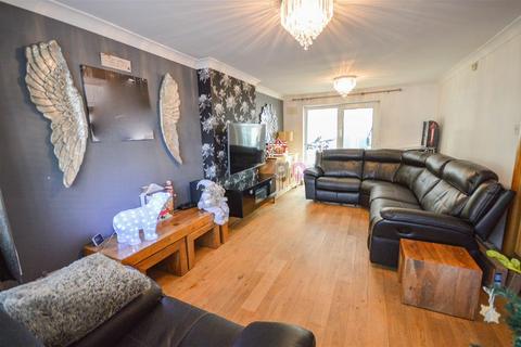 4 bedroom detached house for sale, Ringwood Crescent, Sothall, Sheffield, S20