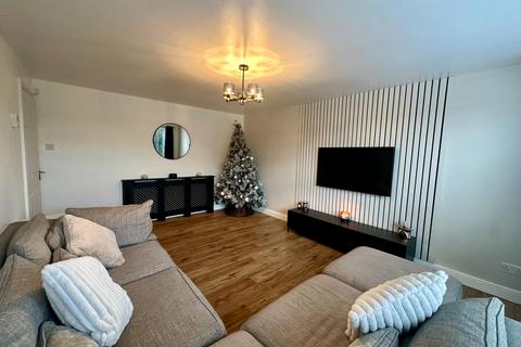 2 bedroom ground floor flat for sale, Knightside Walk, Newcastle upon Tyne, NE5