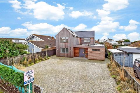 4 bedroom detached house for sale, Farm Road, Bracklesham Bay, Chichester, West Sussex