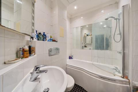 1 bedroom flat to rent, 2 Belinda Court Brixton SW9