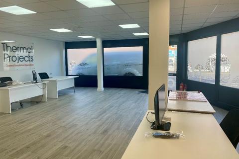 Office to rent, 100 High Street