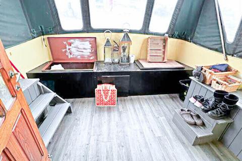 3 bedroom houseboat for sale, Standard Quay, Faversham ME13