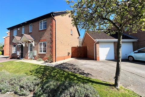 3 bedroom semi-detached house to rent, Loxley Way, Brough