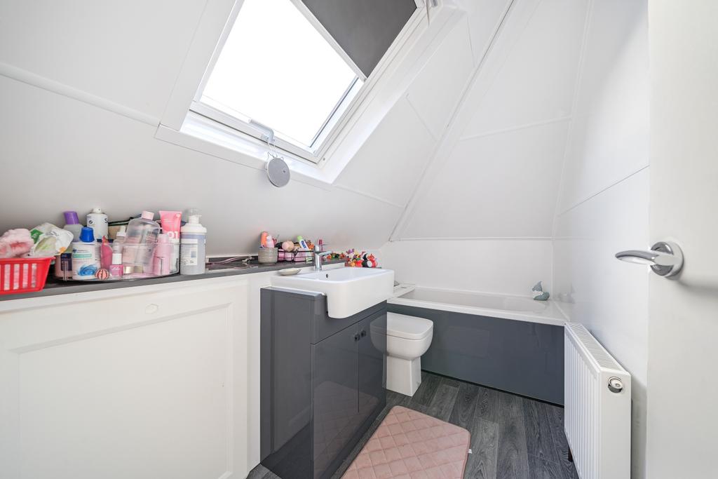 En-Suite Bathroom