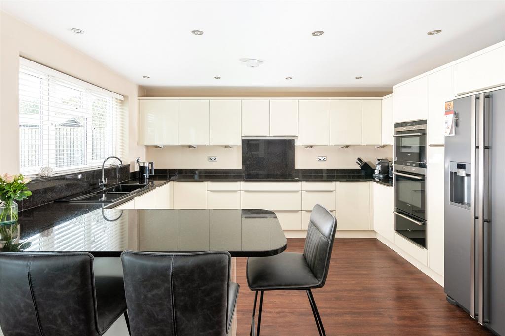 Kitchen/Dining Rm