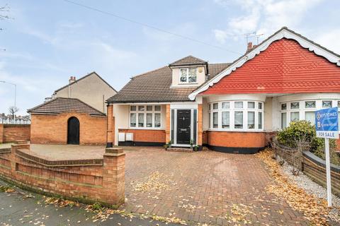 4 bedroom semi-detached house for sale, Havering Road, Rise Park, RM1