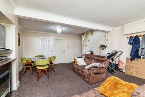 3 bedroom terraced house for sale, Osborne Square, Dagenham RM9