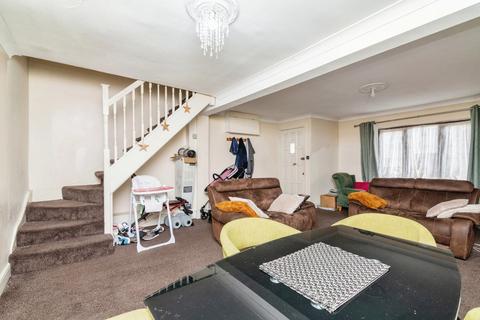 3 bedroom terraced house for sale, Osborne Square, Dagenham RM9