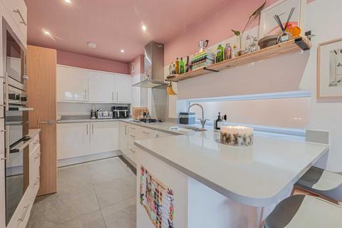 4 bedroom end of terrace house for sale, Eastwood Boulevard, Westcliff-on-sea, SS0