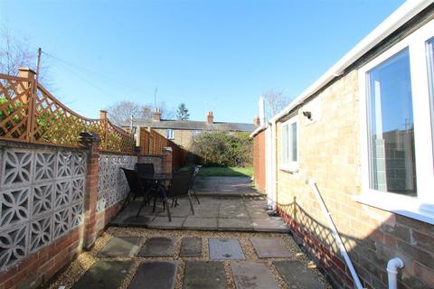 2 bedroom terraced house to rent, Pendicke Street, Southam, Warwickshire