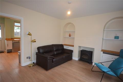 2 bedroom terraced house to rent, Kingslea, Surrey KT22