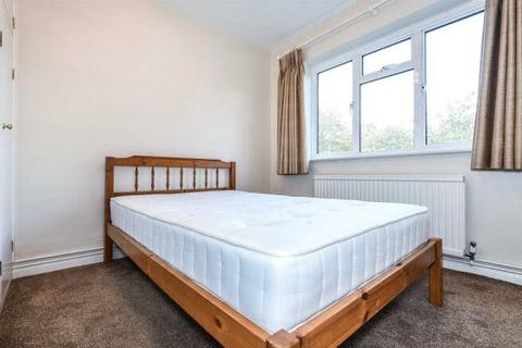 2 bedroom apartment to rent, Cambridge Road North, London, W4