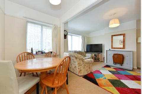 2 bedroom flat for sale, Cavendish Avenue, Ealing