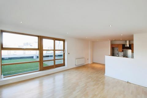 2 bedroom penthouse to rent, Regents Quay, Brewery Wharf, Leeds, UK, LS10