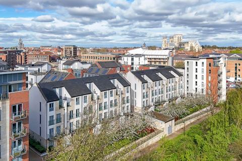 1 Kings Pool Walk, York, YO1 7NA