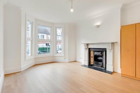 3 bedroom flat to rent, Dynham Road, London NW6