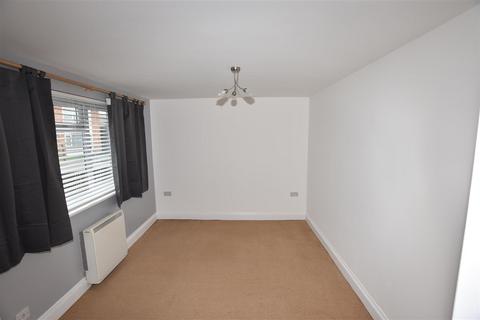 1 bedroom flat to rent, 140 High Street, Canvey Island SS8