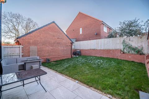 3 bedroom detached house for sale, Robin Drive, Leicester LE8