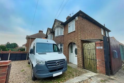 3 bedroom semi-detached house to rent, Bedford Road, Kempston, MK42