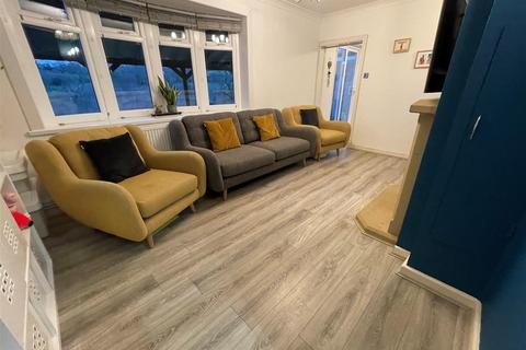 35 Dan Y Lan, Llanelli, SA14 8BP