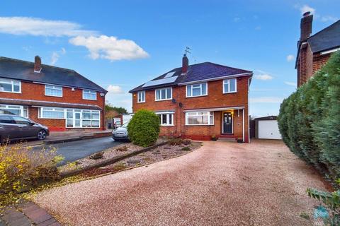 19 Brook Crescent, Kingswinford, DY6 9AT