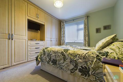 19 Brook Crescent, Kingswinford, DY6 9AT