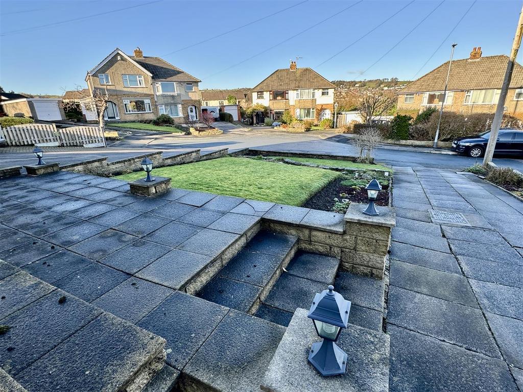 Front Patio/Garden
