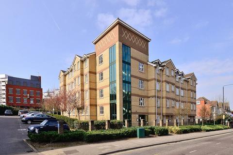 2 bedroom flat to rent, Sheepcote Road, Harrow, HA1