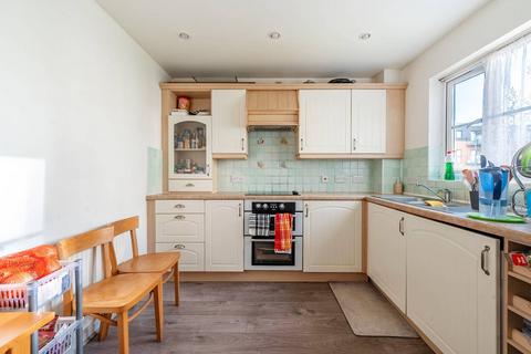 2 bedroom flat to rent, Sheepcote Road, Harrow, HA1