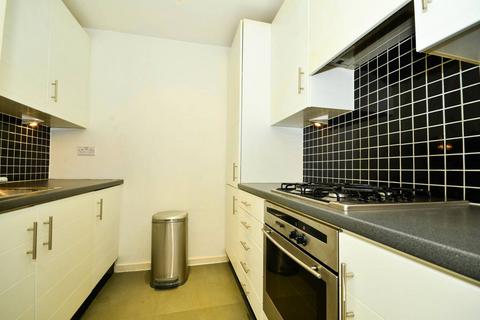 1 bedroom flat to rent, Plaistow Road, Plaistow, London, E13