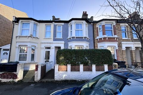 2 bedroom maisonette to rent, Claude Road, Leyton, E10