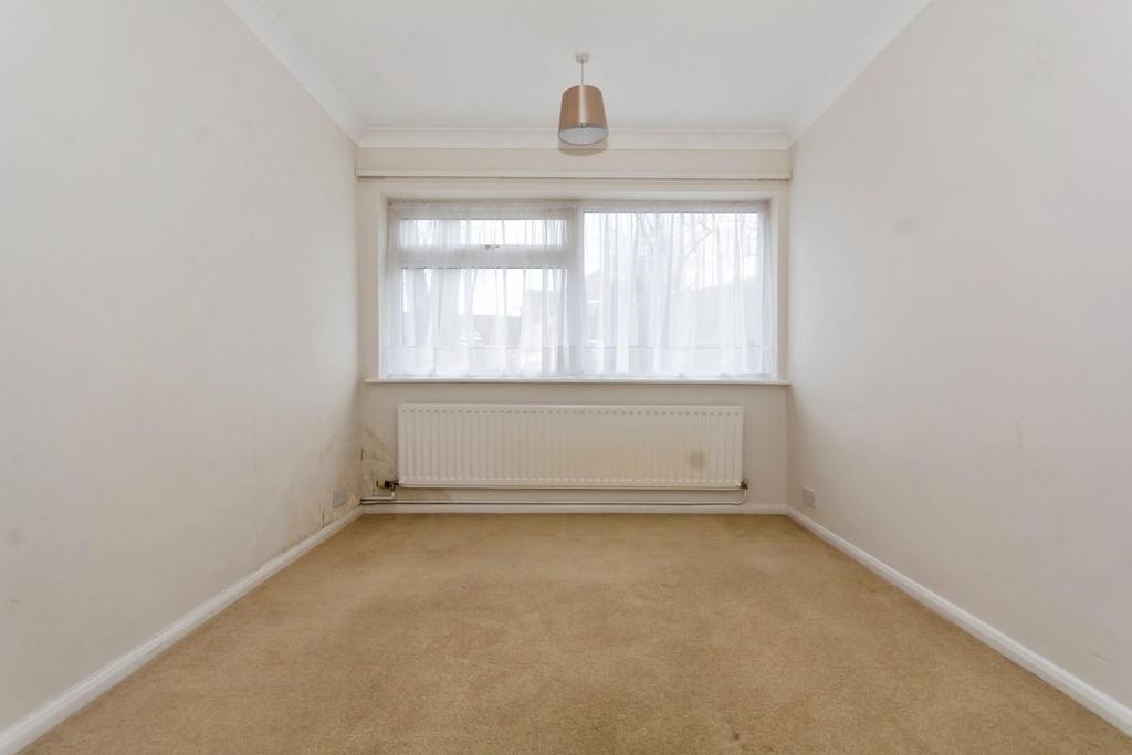 Bedroom 1.jpg