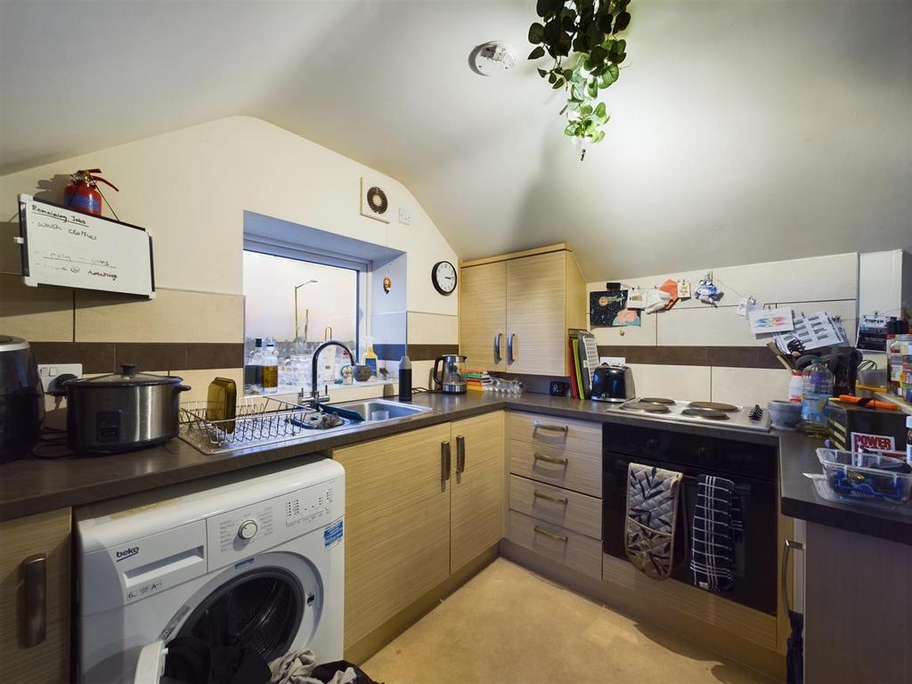 Kitchen (2).jpg