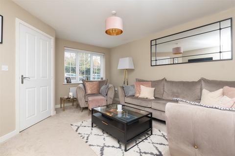 3 bedroom end of terrace house for sale, Field Lane, Gravesend, Kent