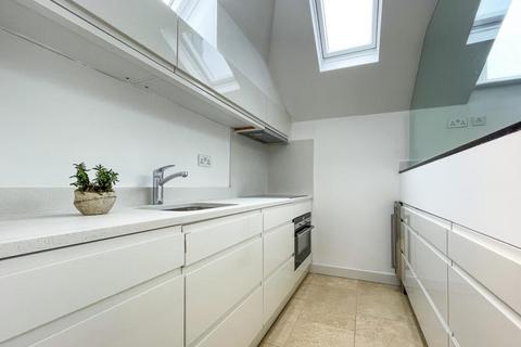 1 bedroom apartment to rent, South End Green, Hampstead, NW3