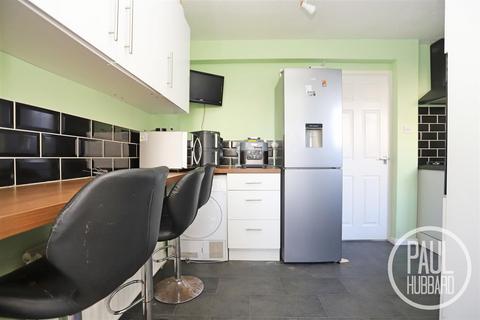 83 Catchpole Close, Kessingland, Lowestoft, NR33 7TL