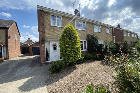 3 bedroom semi-detached house for sale, Barnards Drive, South Cave, Brough