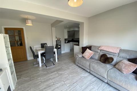 16 Barnards Drive, South Cave, Brough, HU15 2HL