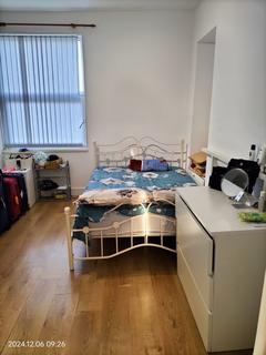 2 bedroom flat to rent, Oxford Street, Swansea SA1