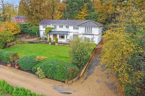 6 bedroom detached house to rent, Longcross Road, Longcross, Surrey, KT16.