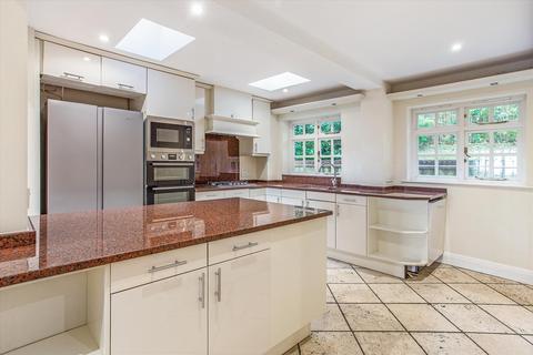 6 bedroom detached house to rent, Longcross Road, Longcross, Surrey, KT16.